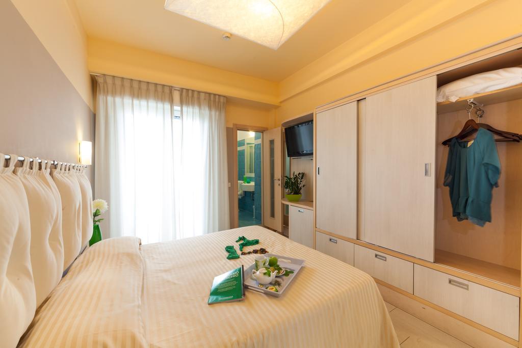 Hotel Commodore Riccione Exterior photo