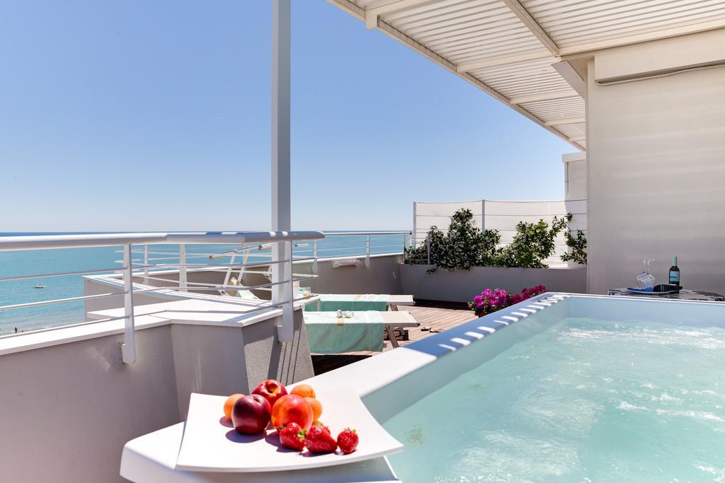 Hotel Commodore Riccione Exterior photo
